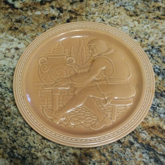 Homer Laughlin (Fiesta) 1939 NY World's Fair: The American Potter in Tan Beige - Picture 1 of 11